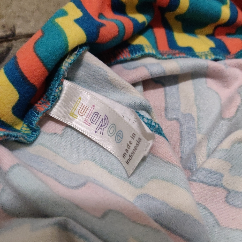 LuLaRoe TC Leggings Funky Geometric Print - Picture 2 of 3